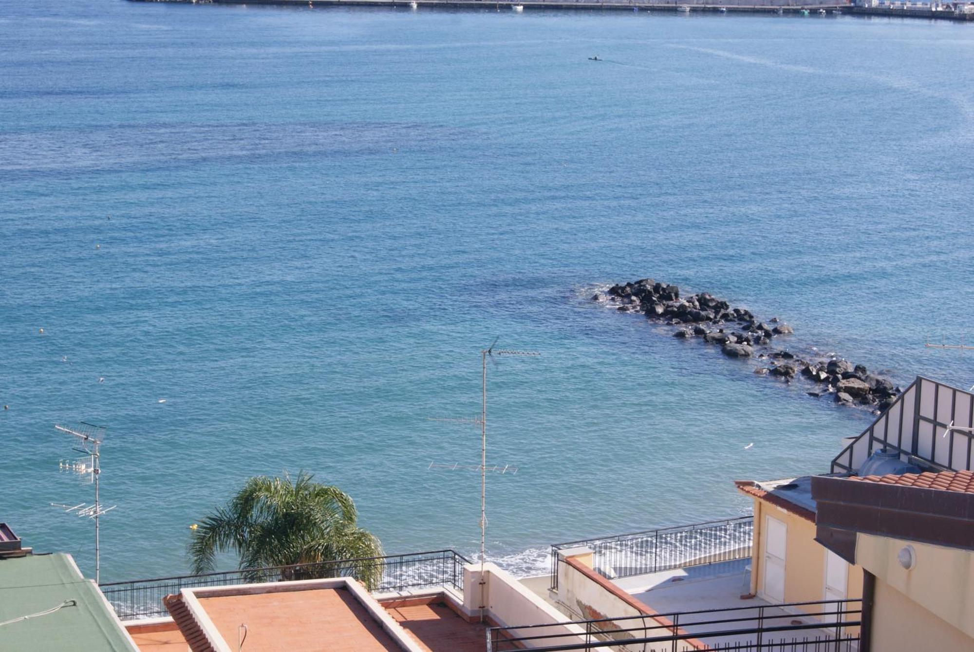 Donna Sicilia Hotel Giardini-Naxos Exterior foto